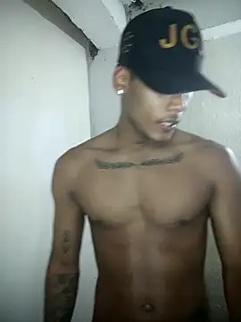 sexy-athletic-guy webcam