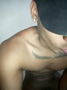 sexy-athletic-guy webcam