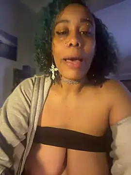 Lunalovesyou8 webcam