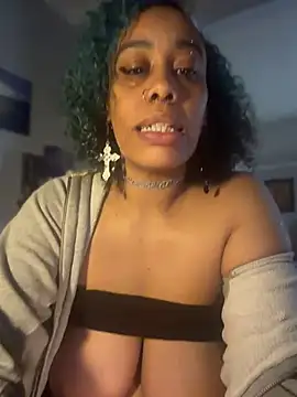 Lunalovesyou8 webcam