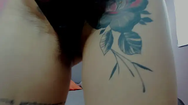 Mia_Reyesjs webcam
