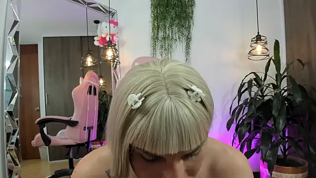 queenramoona-hot webcam