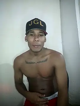 sexy-athletic-guy webcam