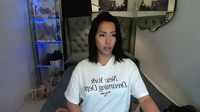 reighnempress live sex cam