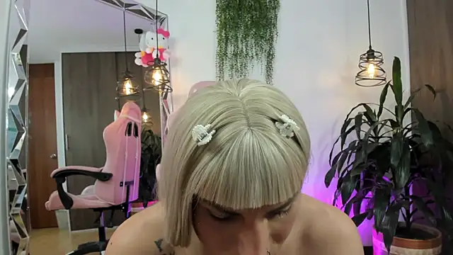 queenramoona-hot webcam