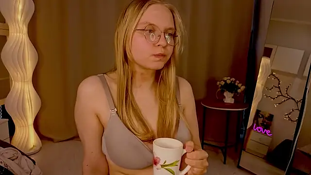 AlicaCohill - Live Cam