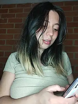 Petite_CherryX webcam