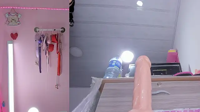 emily_foxxxii webcam