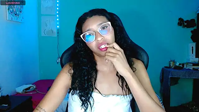 sensitive_brunette webcam