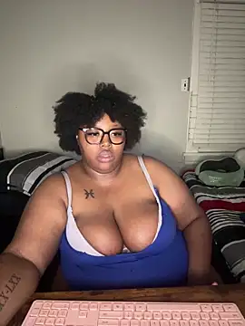 Chocolatebunnyxx96 webcam