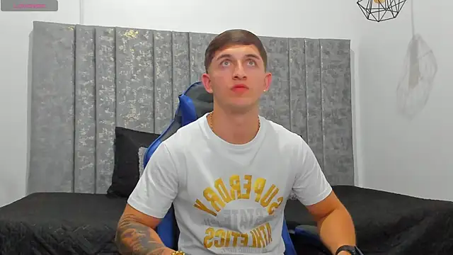 Calvin_Hunter webcam