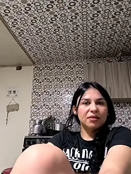 Webcam Model (Daniela-rosee)  is live.Free join now!