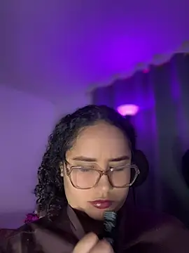 CurlyGirl_1 Stripchat cam model