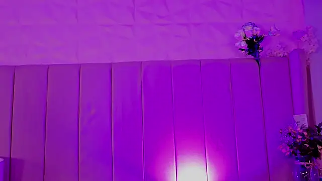 MollyBigBoobs12 webcam