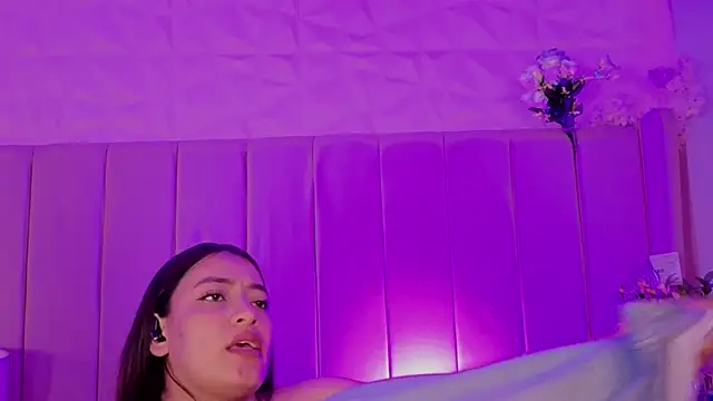 MollyBigBoobs12 webcam