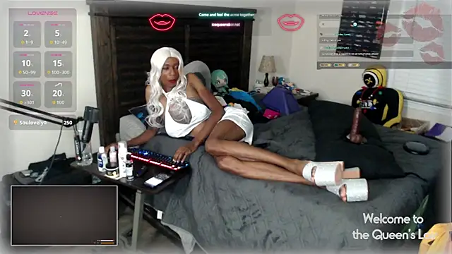 QueenofWhiteIce webcam