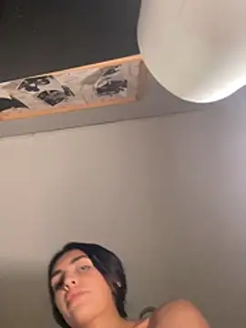 Webcam Model (DaphneUwu)  is live.Free join now!