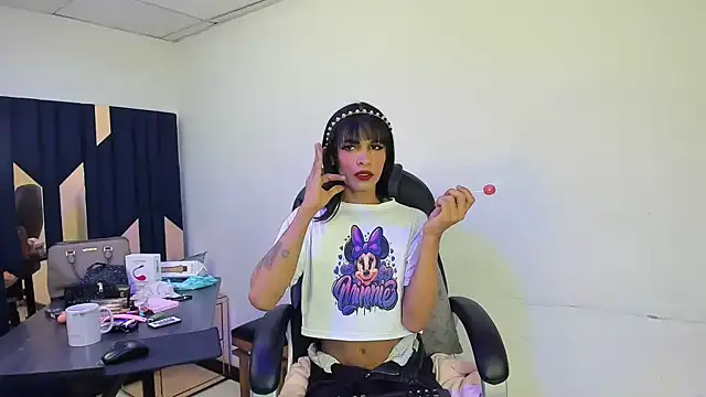 Aisha_hotts777 webcam