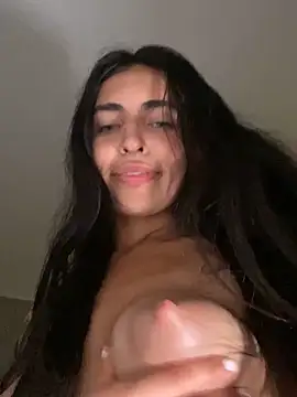 DaphneUwu Live Webcam on Stripchat