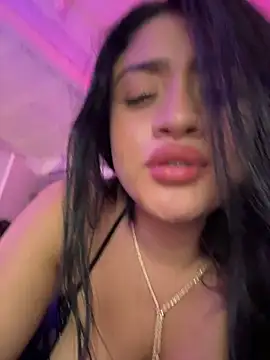 lucianaroy live sex cam