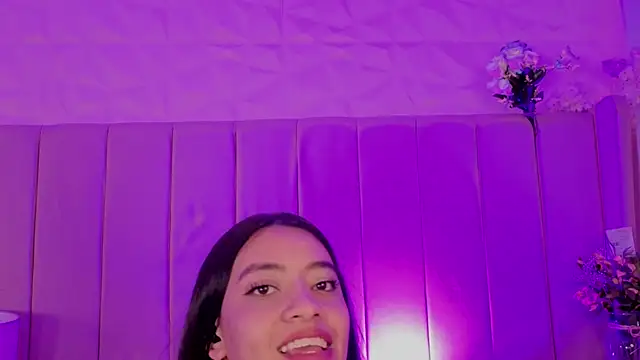 MollyBigBoobs12 webcam