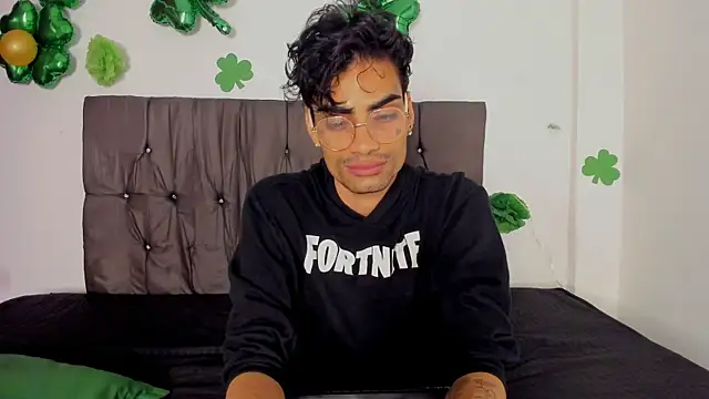 Preview of gay_red_room