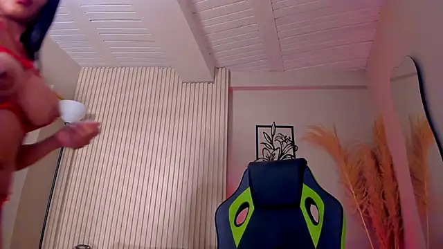 CharlotteCox_ webcam