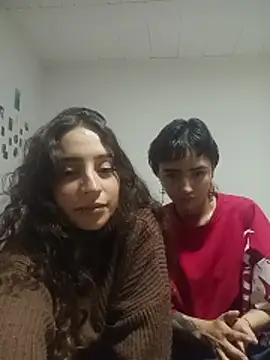 AlexxaAndRileyy webcam