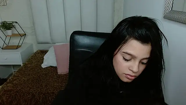 mia_velvetk webcam