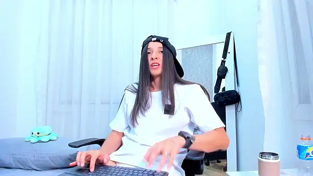 ViictoriiaSaenz webcam