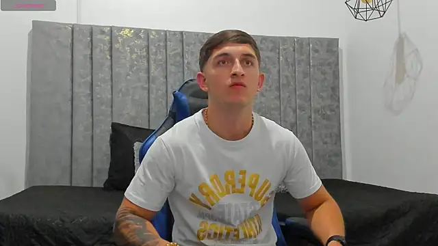 Calvin_Hunter webcam