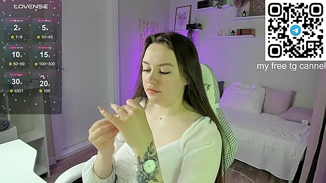 Laura_CollinsS webcam