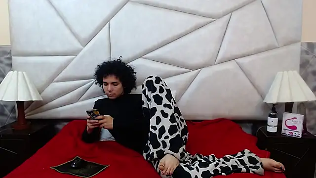 Nyx_and_Arian webcam