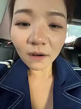 美女lucyxiaolulu在线直播