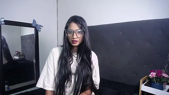 Delilah_Blazee webcam