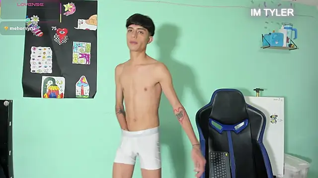 Preview of tylerhhot2005