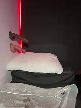 draculona-666 (F young) - Desnuda+ mamada Dildo 🍆