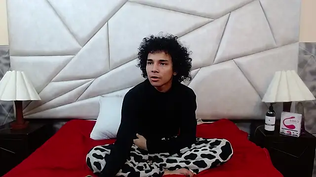 Nyx_and_Arian webcam