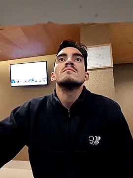 TommyMomentum webcam