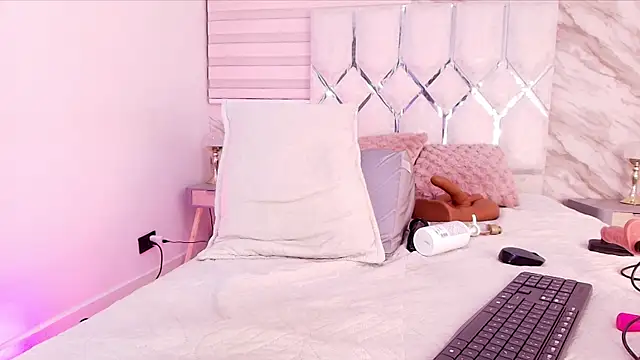 cataleya_ebony_ webcam