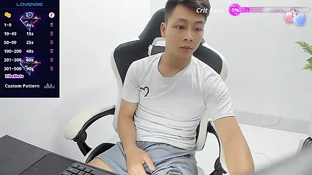 Naughty___asian webcam