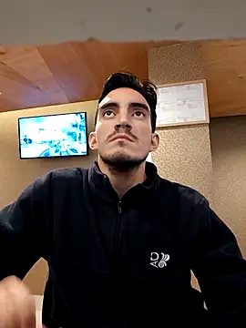 TommyMomentum webcam