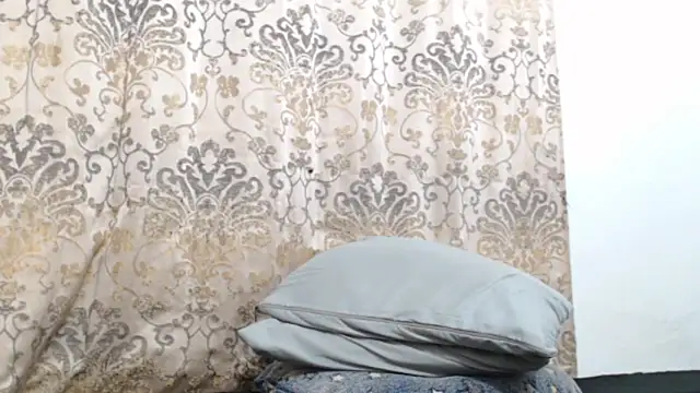 alejandra_c19c webcam