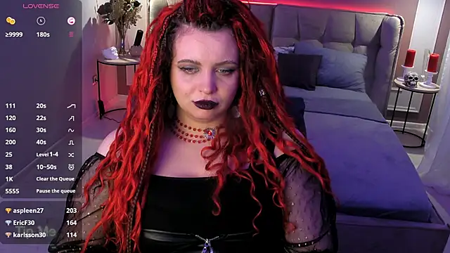 Miss_Maya_Mils webcam