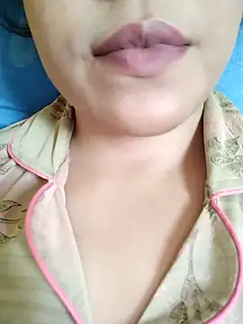 Webcam Model (Anki-doll) is live