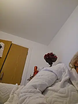 theblondecocklover webcam