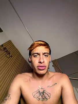 AlejoTwinkLatin webcam