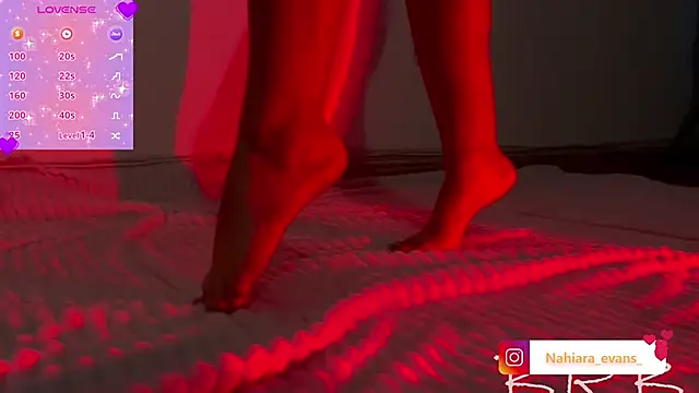 NahiaraEvans_ webcam