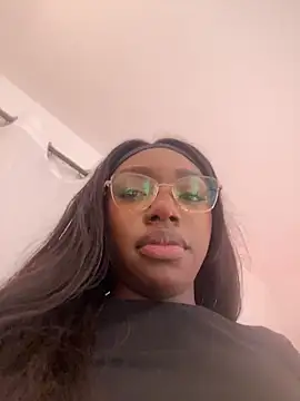 alissradiante1 webcam