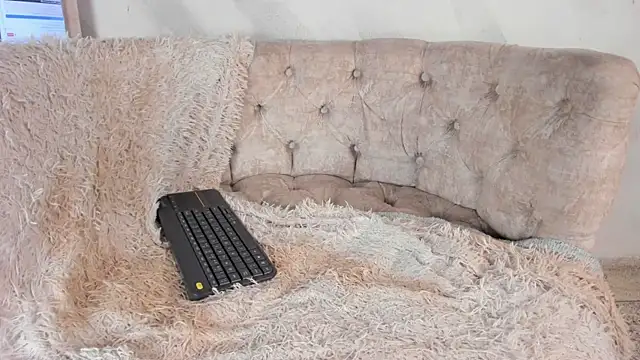 VioletWinters webcam